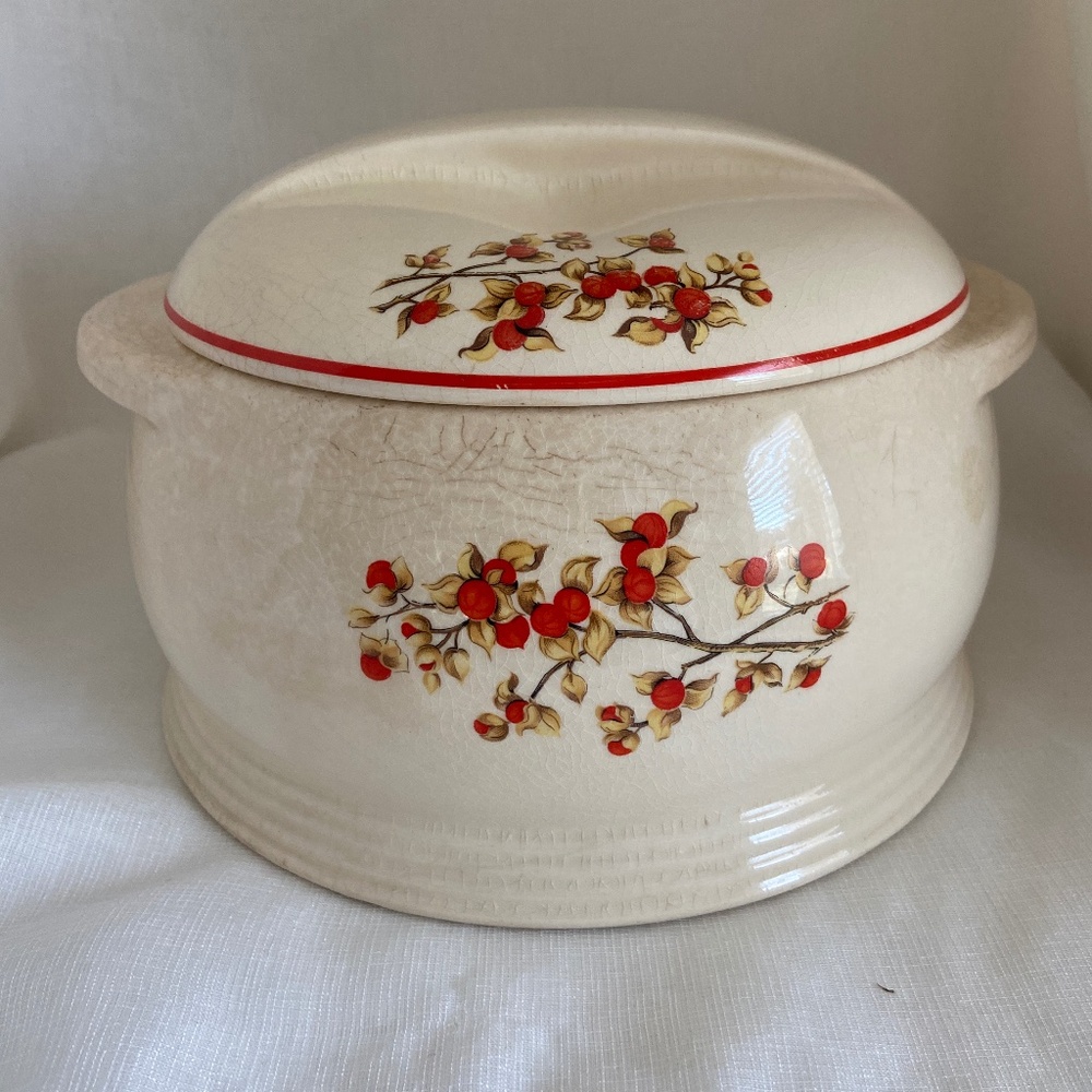 Universal Cambridge National Brotherhood Potteries Bittersweet Casserole Dish